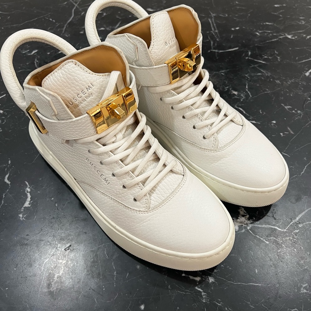 Hand crafted in Italy, the iconic 100MM High Top sneaker
